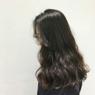 喝赢料的女生微信头像