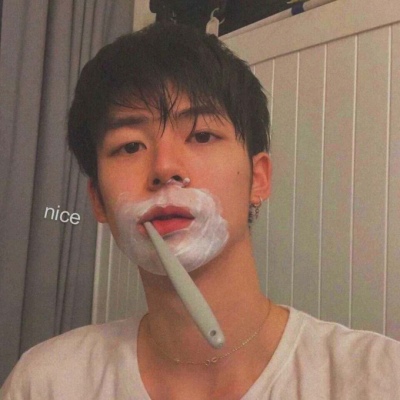 超酷超阳光的可爱男生微信头像