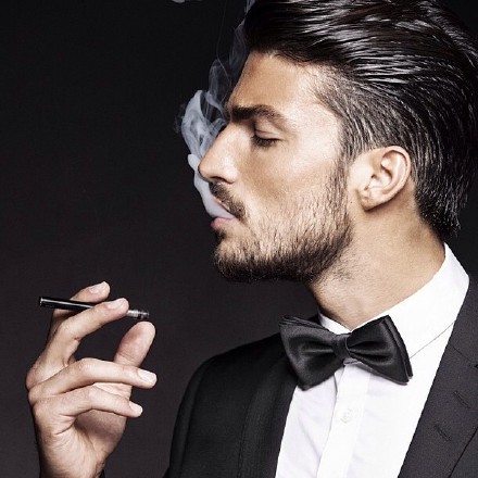 欧美范穿西装的气质男人微信头像