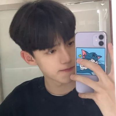 霸气的手机控男生微信头像