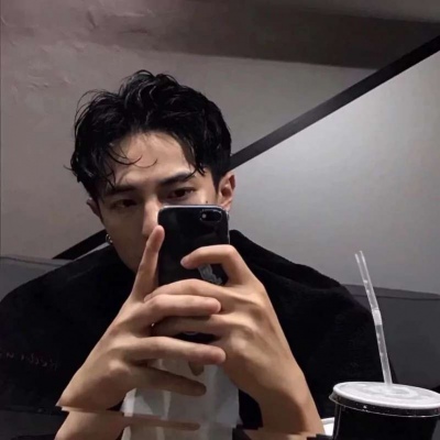 霸气的手机控男生微信头像