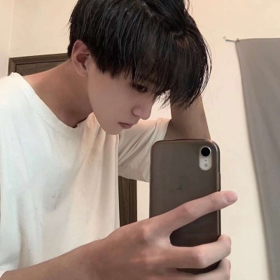 霸气的手机控男生微信头像