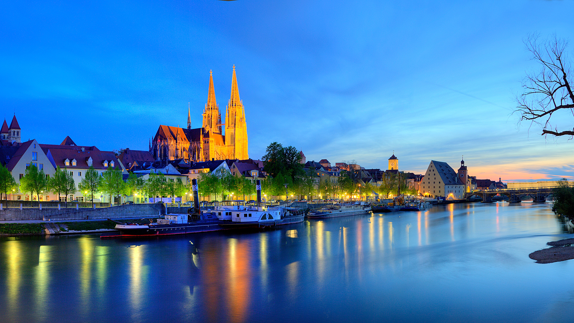 唯美蓝色天空海洋美景微信聊天背景图