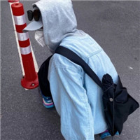 拽酷个性男生微信头像