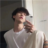 简单干净男生微信头像