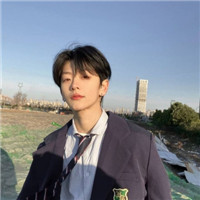 简单干净男生微信头像