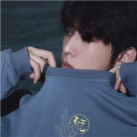 简单干净男生微信头像