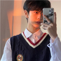 简单干净男生微信头像