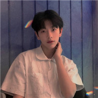 简单干净男生微信头像