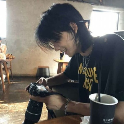 超帅冷酷男神侧脸杀微信头像