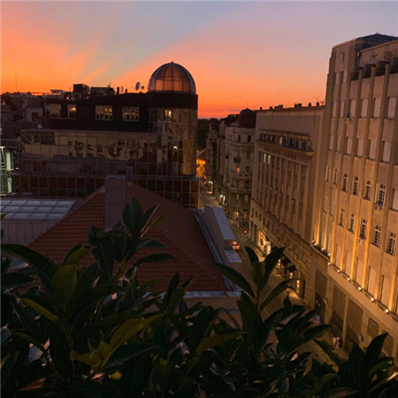 最新网易云伤感微信背景图