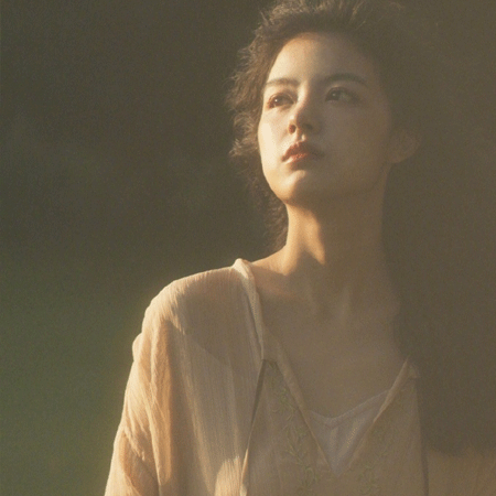 白月光温柔的美女文艺微信素材图片