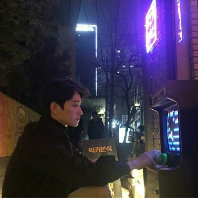 帅气阳光的男生微信头像