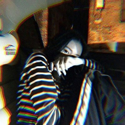 黑白抑郁忧伤女生微信头像