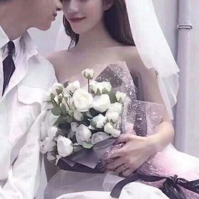 真人穿婚纱的高清情侶微信头像