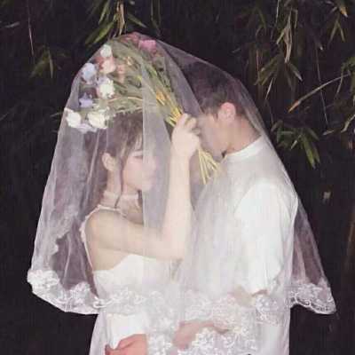 真人穿婚纱的高清情侶微信头像