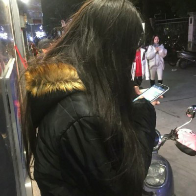 黑白抑郁忧伤女生微信头像