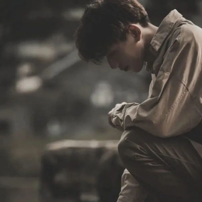 让人看到就很难过崩溃伤感微信头像