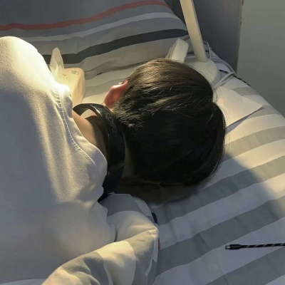 让人看到就很难过崩溃伤感微信头像