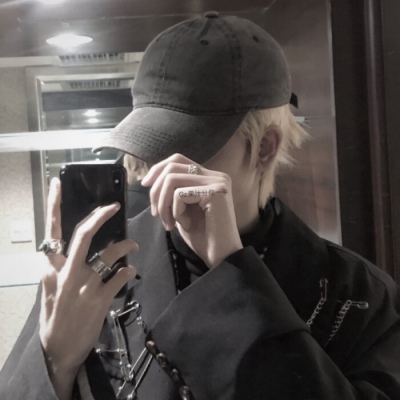 让人看到就很难过崩溃伤感微信头像