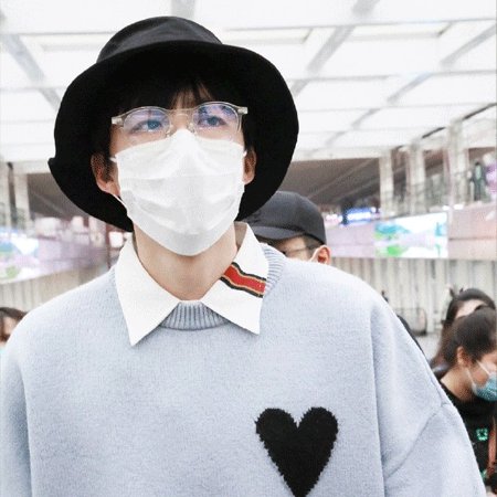 帅哥刘宇宁酷酷微信素材图片