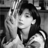 伤感黑白忧伤的女生微信头像