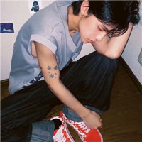 时尚个性好看的男生微信头像