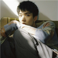 小清新帅气简单的男生微信头像