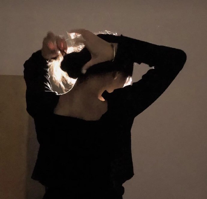 清新唯美复古的女生微信头像