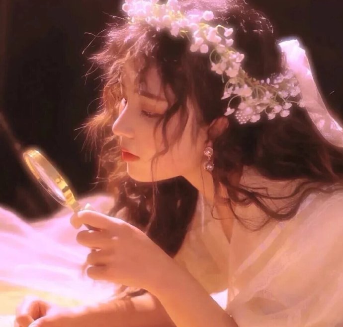 个性酷酷的复古女生微信头像