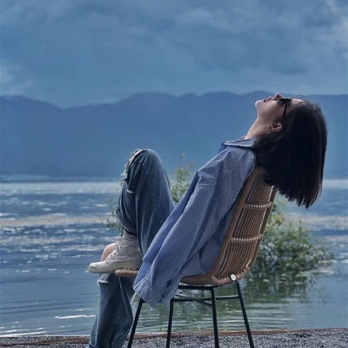 清新唯美复古的女生微信头像