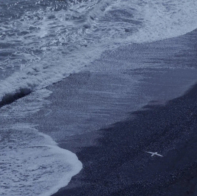 深沉伤感文艺的微信聊天背景图