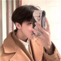 干净帅气简单好看男生微信头像