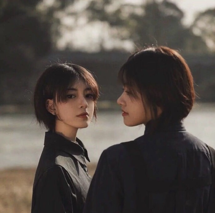 闺蜜可爱青春的微信头像