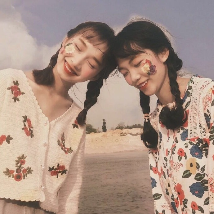 闺蜜可爱青春的微信头像