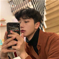 帅气阳光闪光的男生微信头像