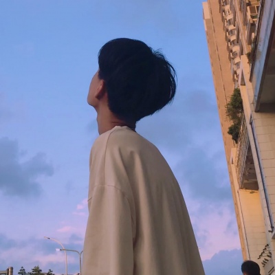 同款男生帅气微信头像