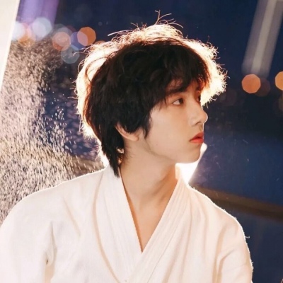 同款男生帅气微信头像