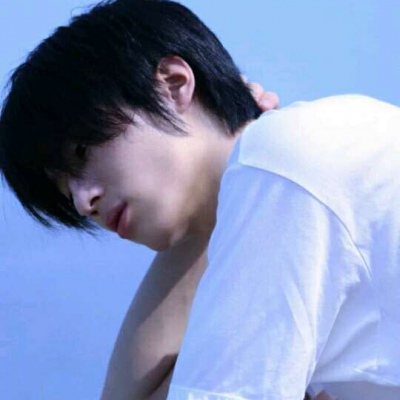 同款男生帅气微信头像