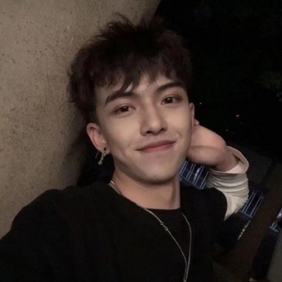 同款男生帅气微信头像