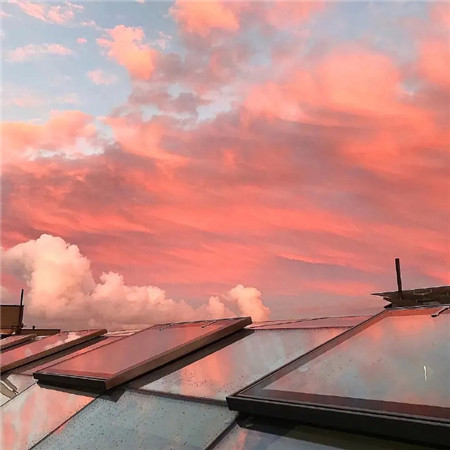 瞬间爱上的高级感浪漫微信背景图