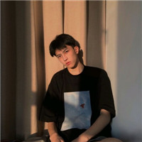 简单帅气迷人男生微信头像
