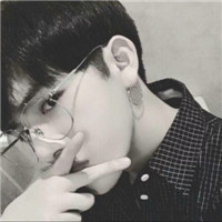 黑白时尚个性男生微信头像