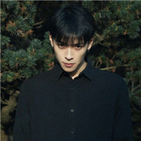 阳光简单男生微信头像