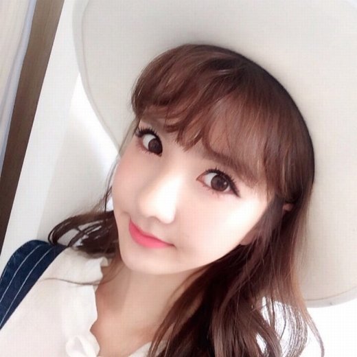 非主流美女时尚个性图片