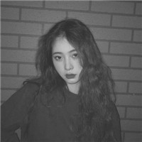 伤感黑白女生网红头像