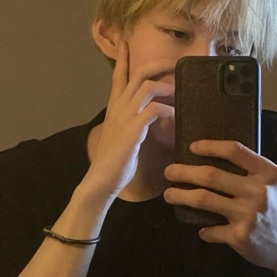 ins风搞怪的男生微信头像