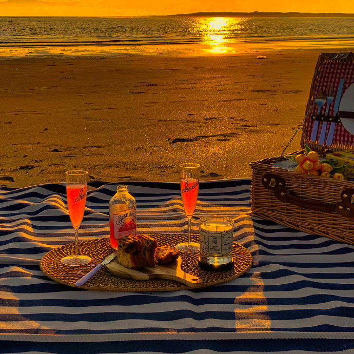 夏日郊游好看的聊天背景图