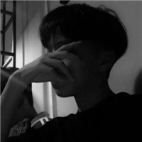 黑白冷酷男生微信头像