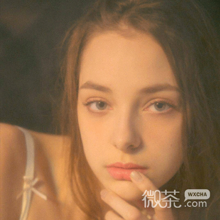 又纯又欲的欧美冷淡风美女图片